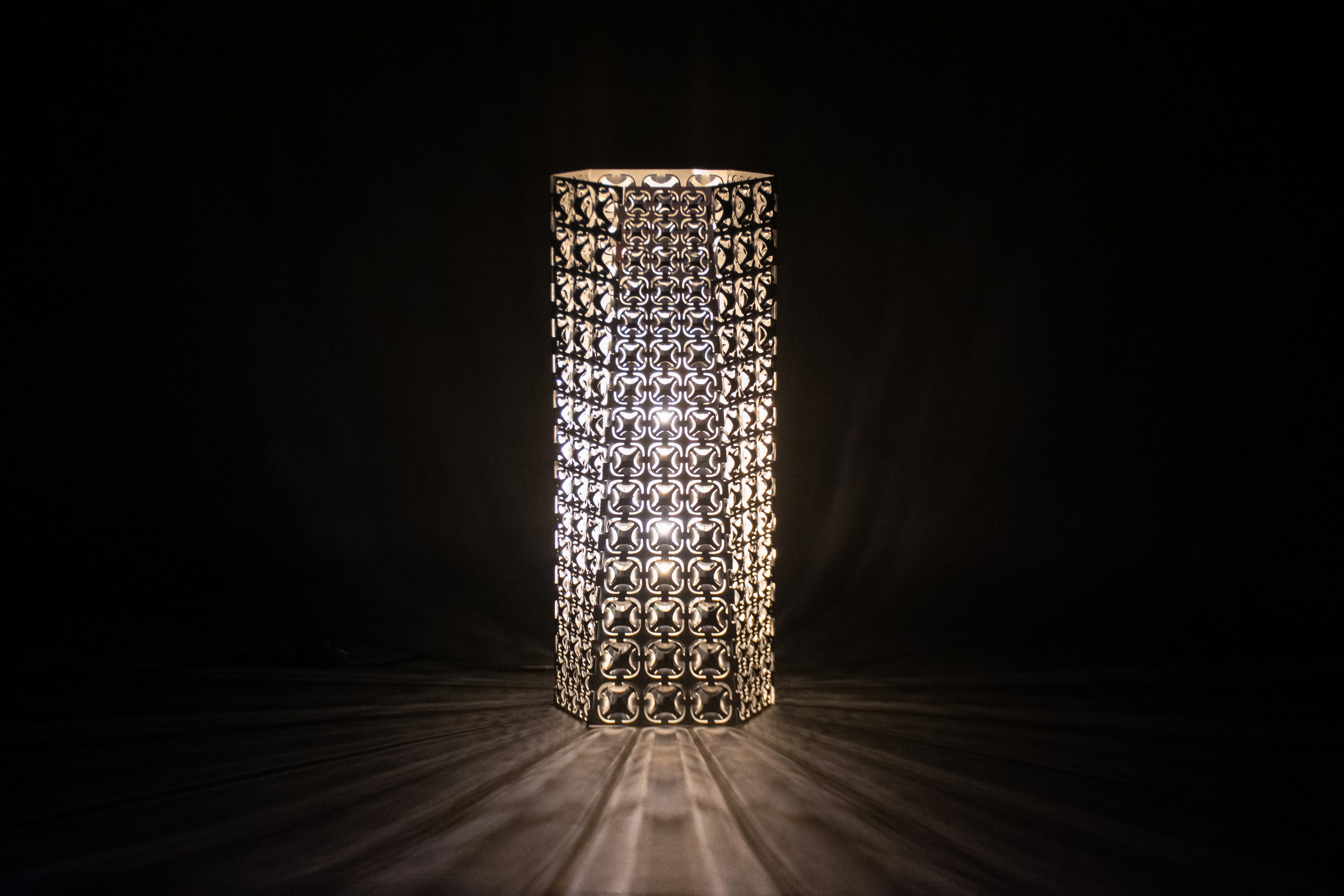 Illuminated luminaire.