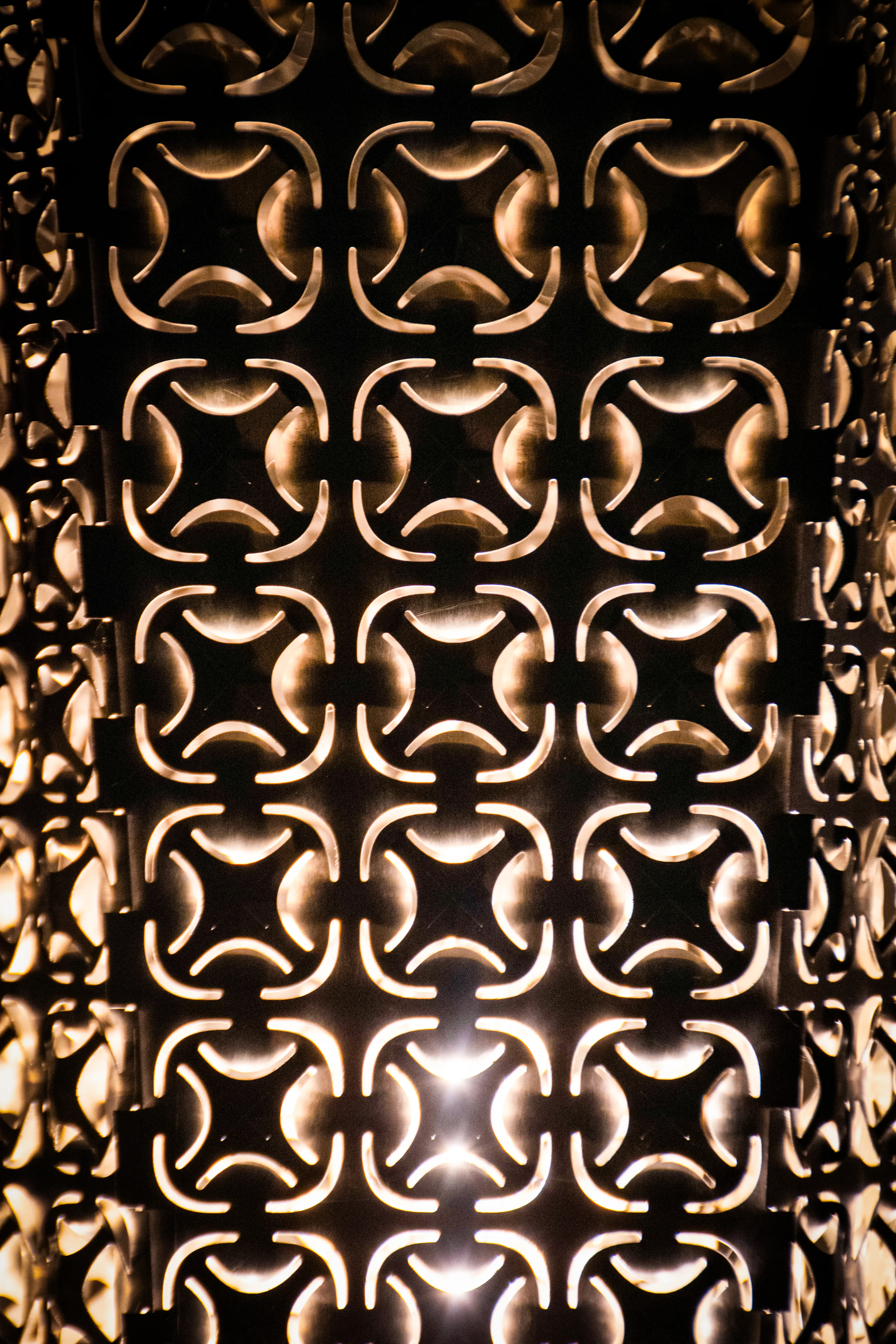 Detail of the deformed aluminum cells.